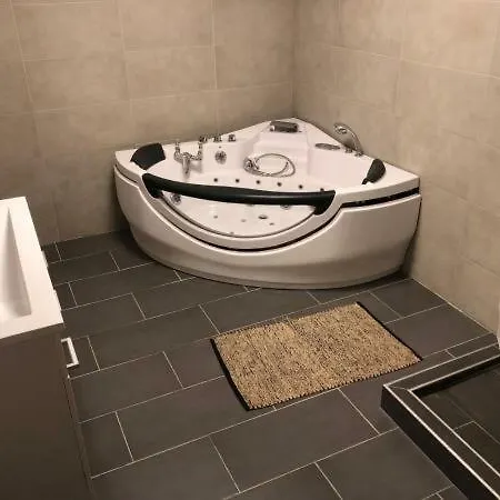 Apartmenthaus Vendégház 3*