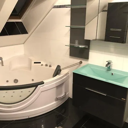 Apartmenthaus Vendégház 3*